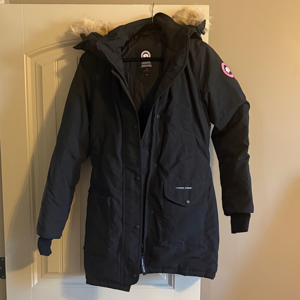 Excellent condition women’s Canada goose parka